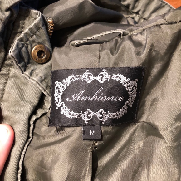 Lightweight jacket - Picture 3 of 3